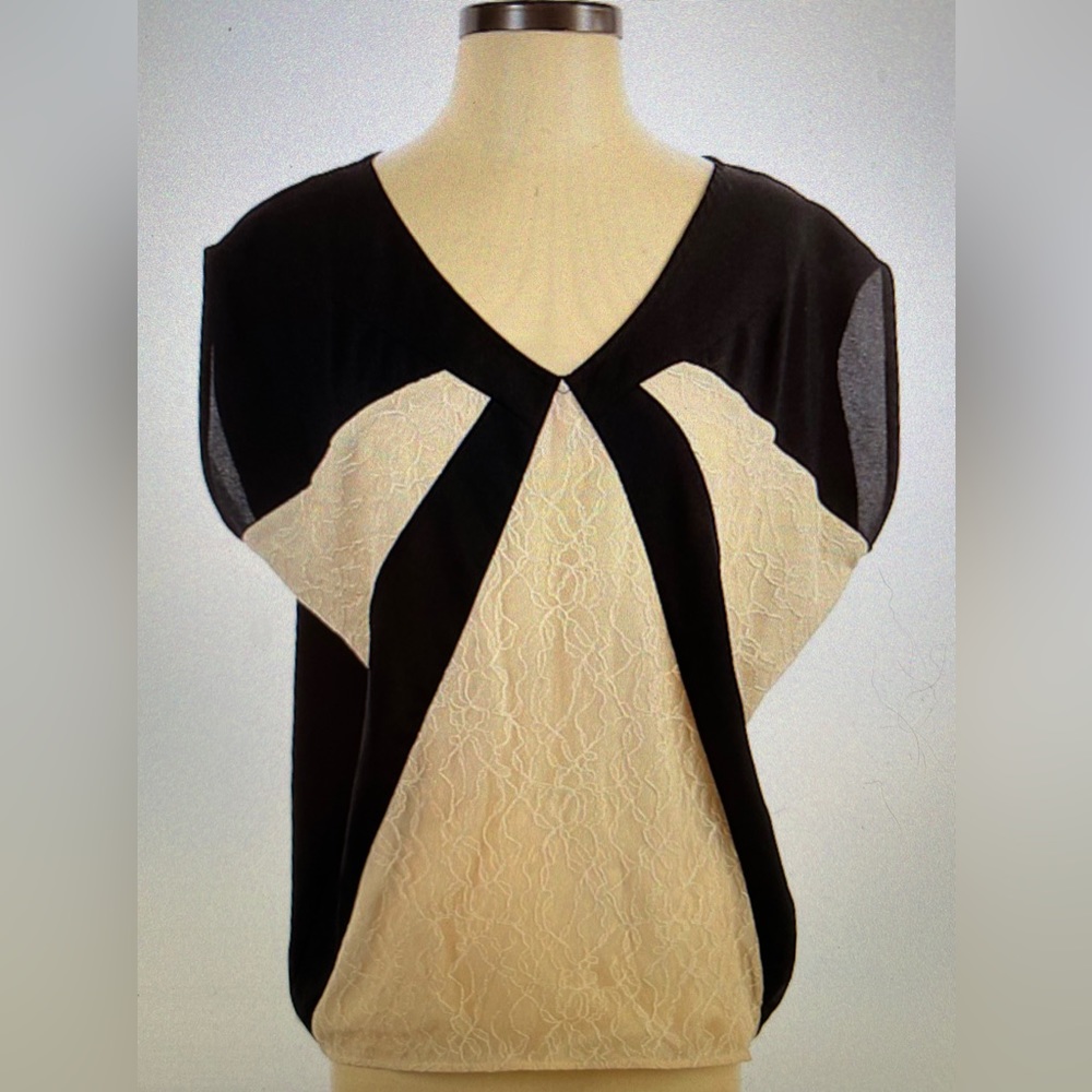 MM Couture Blouse V-neck Short sleeve relaxed fit black beige size S